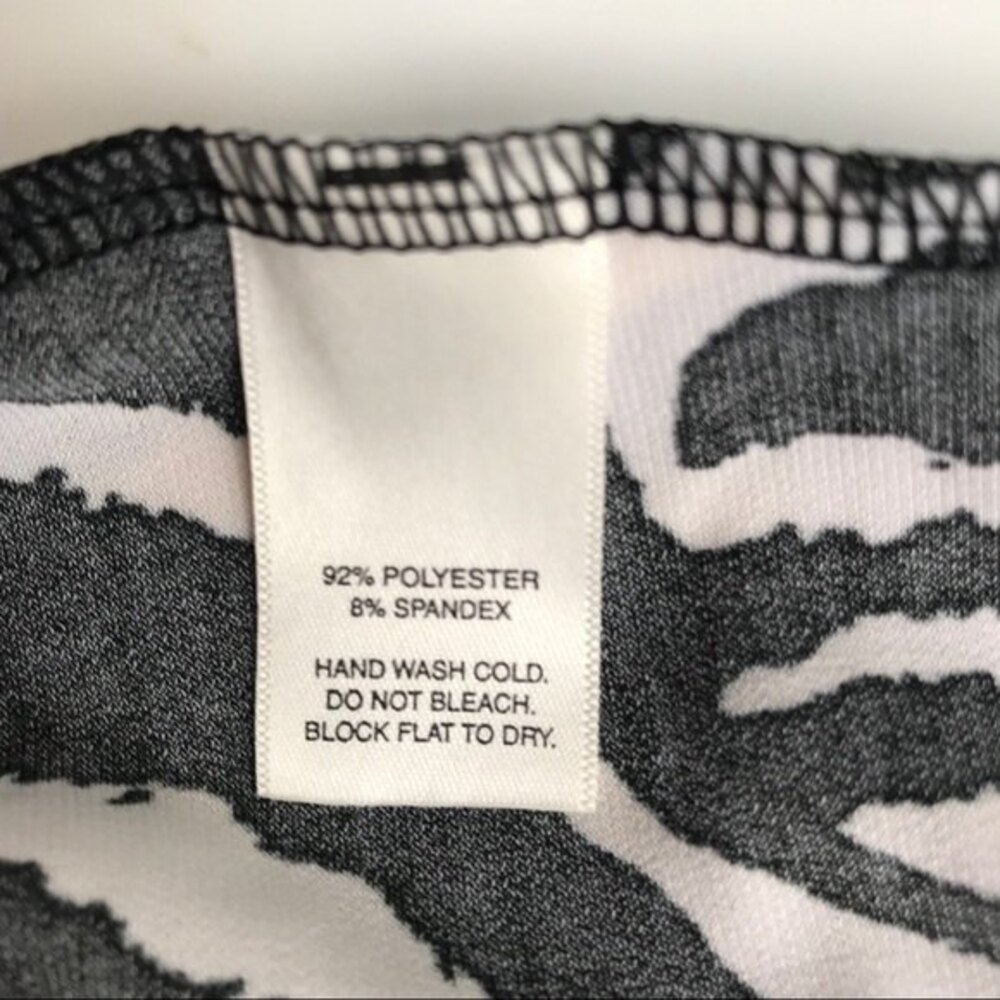 White House Black Market Zebra Striped Halter Top Size S - Picture 4 of 4